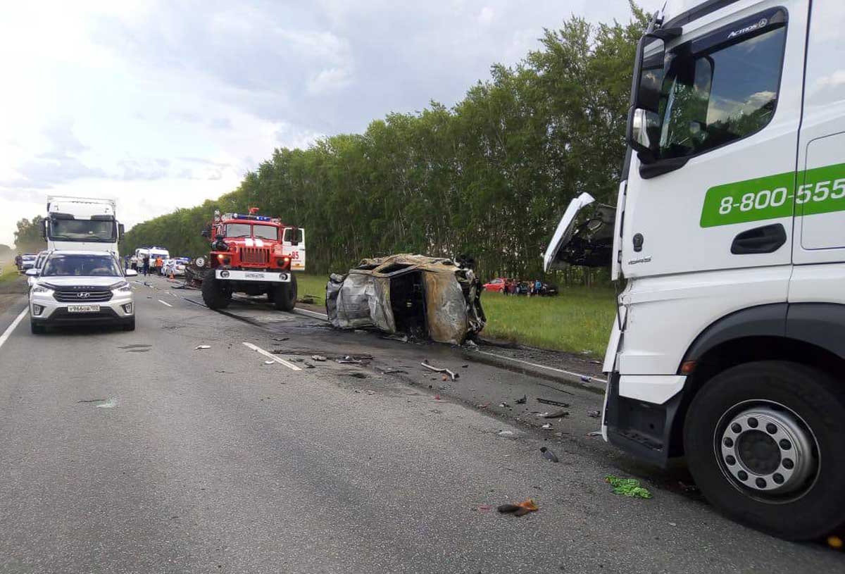 Авария в Кушнаренковском районе: из-за отлетевшего от грузовика колеса погибли 6 человек