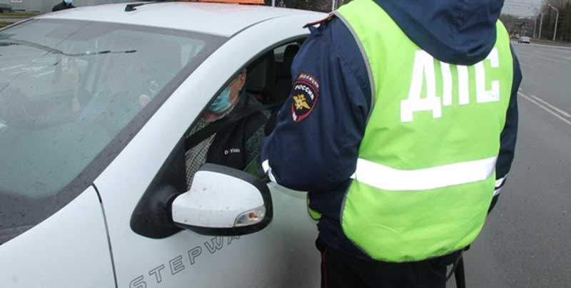 В Ишимбайском районе Башкирии инспекторы ГИБДД попались на продаже водительских прав