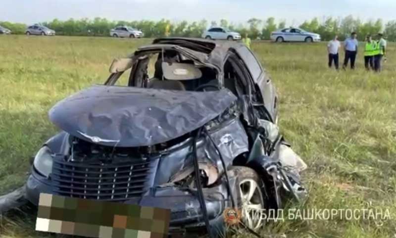 Авария в Туймазинском районе Башкирии: погиб водитель "Крайслера", опрокинувшись в кювет
