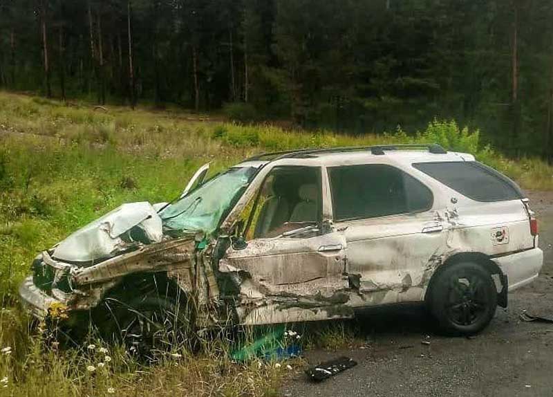 Авария в Учалах: девушка за рулем иномарки врезалась в грузовик, пострадали пассажиры