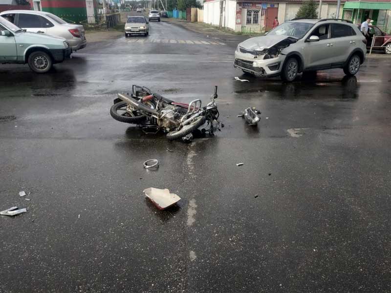 В Абзелиловском районе Башкирии пострадали подростки на мопеде