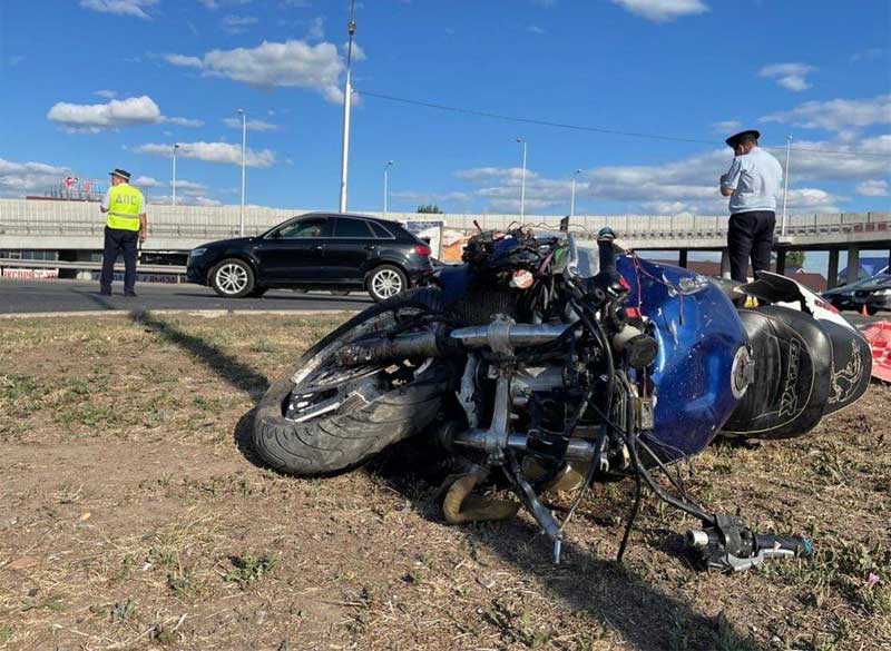В Уфе погиб мотоциклист, столкнувшись с попутным "Хундай Солярис"