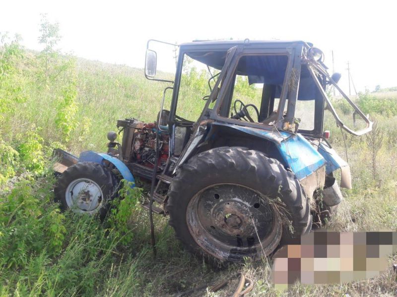 В Шаранском районе Башкирии погиб тракторист, опрокинувшись в кювет