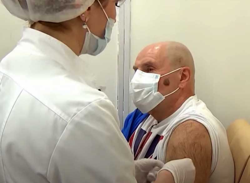 Минздрав России выпустил временные рекомендации о ревакцинации от коронавируса