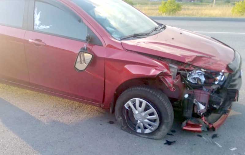 Авария в Белорецке: водитель мопеда погиб, столкнувшись со встречной "Лада Веста"