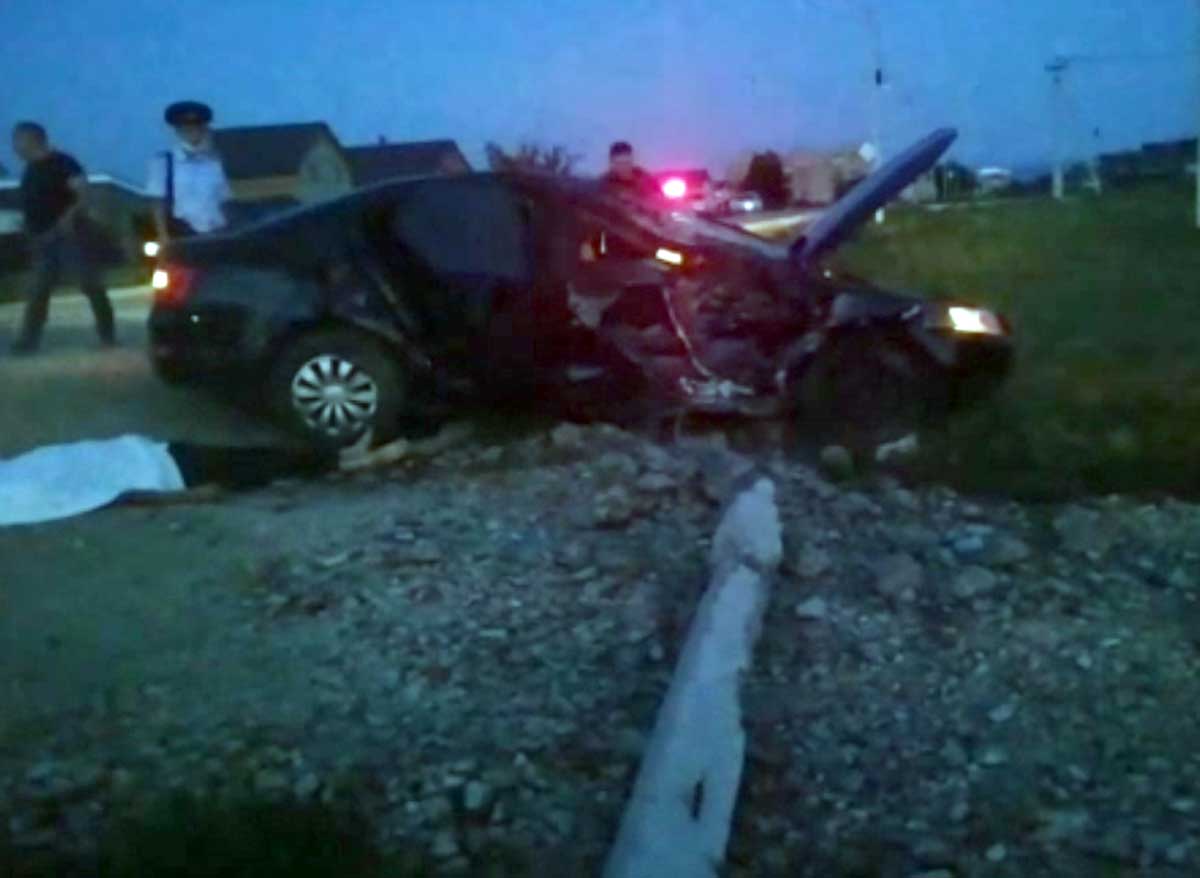 Авария в Сибае: погиб водитель "Skoda Octavia", опрокинувшись на бетонный столб