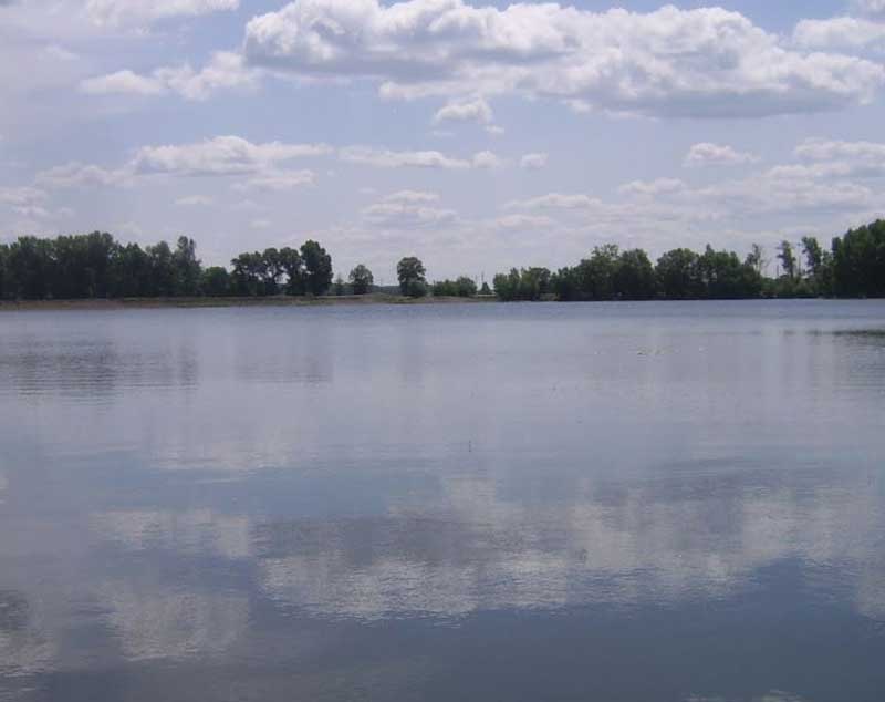 В Мелеузовском районе Башкирии в местном озере утонул молодой человек