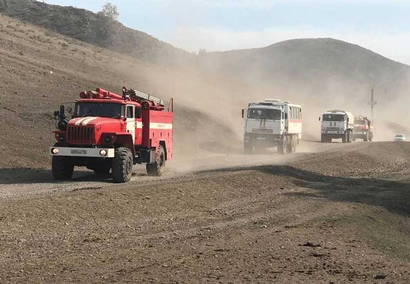 В Учалинском районе, недалеко от детского лагеря, возник лесной пожар
