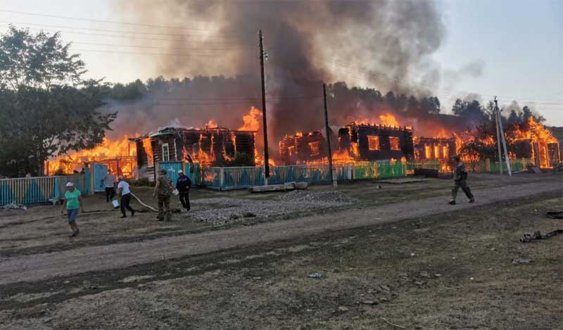 Страшный пожар в Башкирии: в Бурзянском районе огонь уничтожил два хозяйства