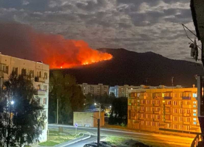 Администрация Межгорья только через сутки начала тушить пожар на Медвежьей горе