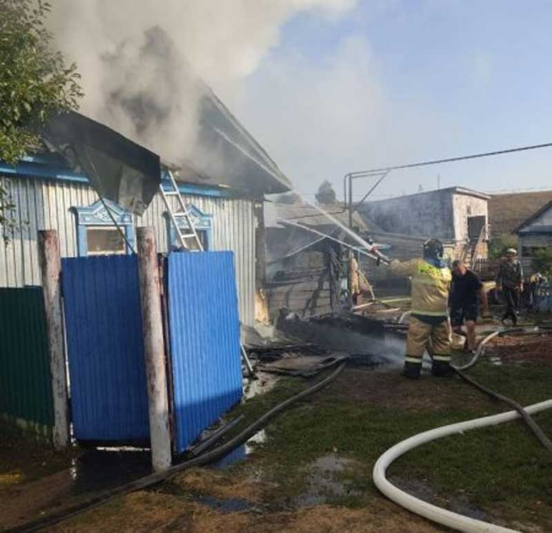 В Бижбулякском районе Башкирии загорелся дом многодетной семьи
