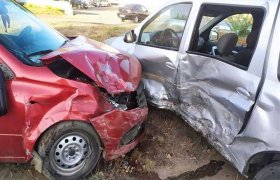 Массовая авария в Башкирии: в Уфе водитель "Лады Веста" столкнулся с двумя авто