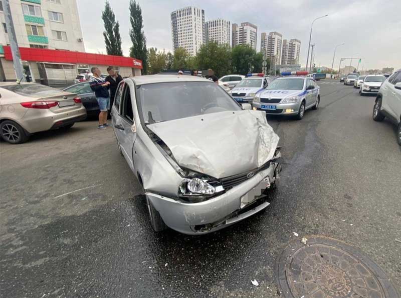 Массовая авария в Башкирии: в Уфе водитель "Лады Веста" столкнулся с двумя авто