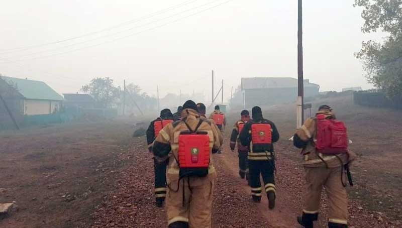 В Баймакском районе Башкирии из-за угрозы пожара эвакуируют деревенских жителей, перекрыта одна из трасс