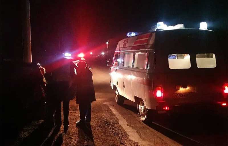 В Башкирии автомобиль влетел в опору, в больнице скончалась пассажирка