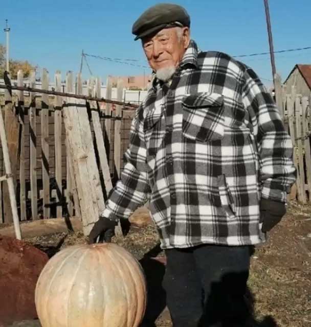 В Башкирии пенсионер вырастил 5 тонн гигантских тыкв