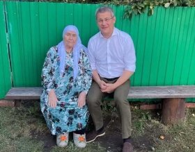 Глава Башкирии навестил мать мэра Уфы Ульфата Мустафина, скончавшегося от коронавируса