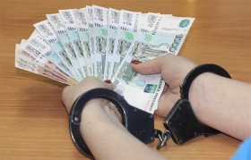 В Башкирии судебный пристав вымогала взятки у своих коллег-подчиненных