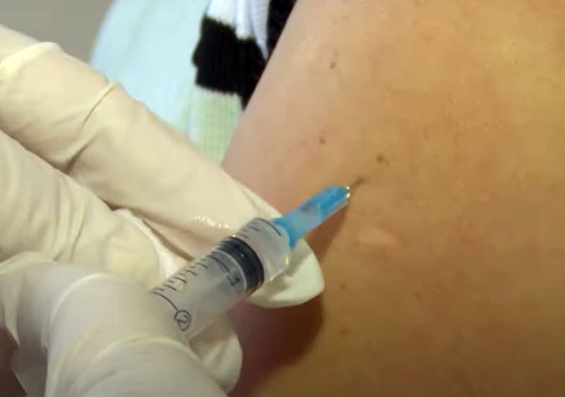 Россиянам рассказали, какие противопоказания имеет детская вакцина от коронавируса