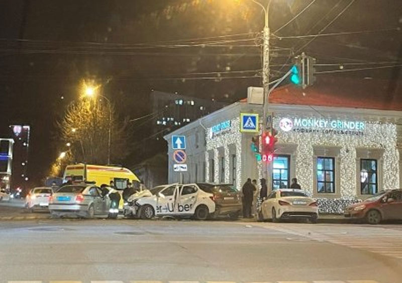 Массовая авария в Башкирии: столкнулись 3 автомобиля