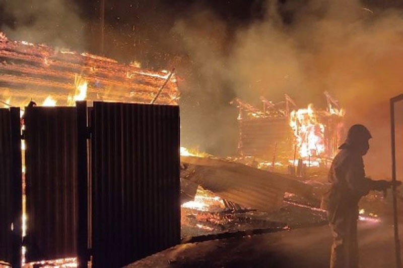 В Башкирии, во время тушения пожара, в деревянном доме обнаружили тело женщины