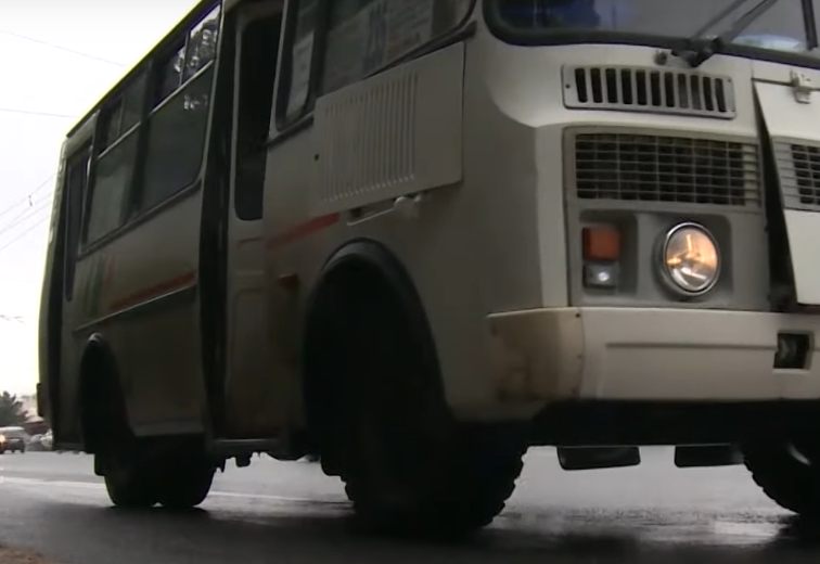В Башкирии кондуктор вытолкала беременную женщину из автобуса