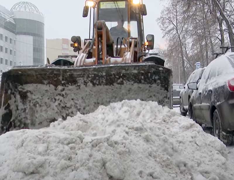 Жители Уфы пожаловались на мэрию, из-за некачественной уборки снега