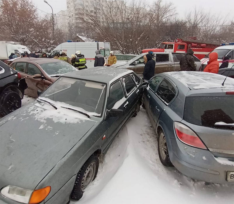 В Башкирии погиб водитель "Лада XRAY", столкнувшись с 3 автомобилями