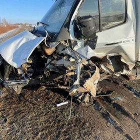В Башкирии столкнулись два встречных автомобиля, пострадал человек