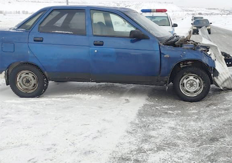 В Баймакском районе Башкирии столкнулись две машины, пострадали 6 человек