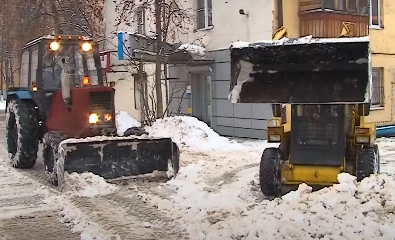 Глава Башкирии поручил закупить технику для уборки снега