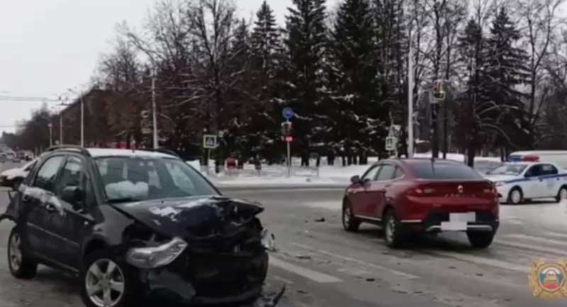 В Башкирии водитель ВАЗ-2114 спровоцировал массовую аварию и скрылся с места происшествия