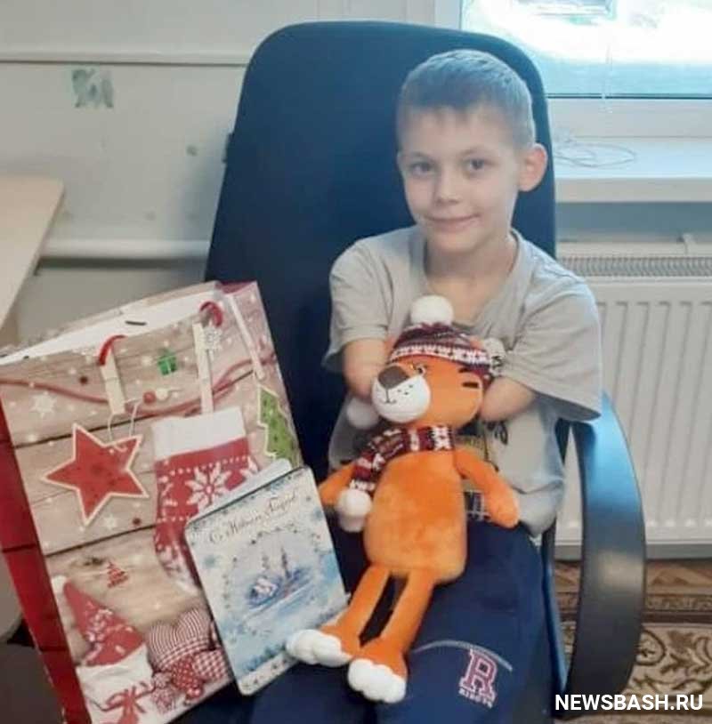 Мальчик из Туймазинского района Башкирии, потерявший кисти рук, стал блогером и подружился с Дзюбой
