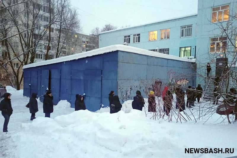 Жители Башкирии пожаловались на длинные очереди в поликлинику