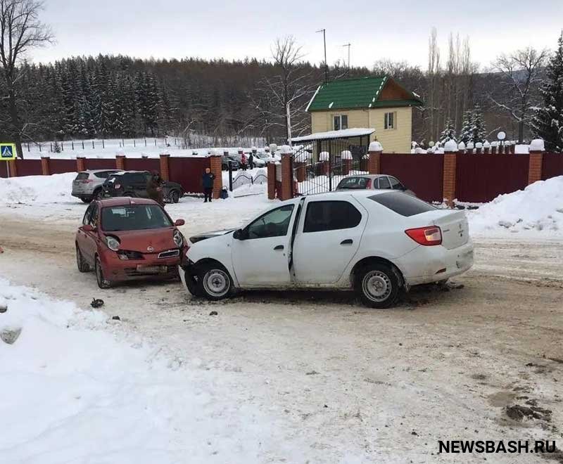 В Башкирии водитель "Renault Logan" получил травмы, столкнувшись с "Nissan Micra"