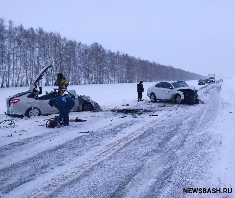 В Чекмагушевском районе Башкирии погиб водитель "Лады Гранта", столкнувшись со "Skoda Octavia"