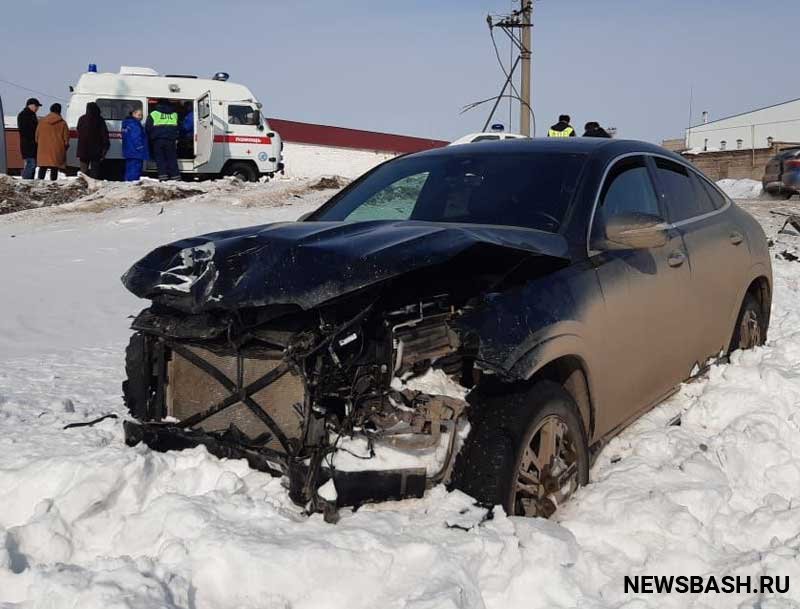 В Башкирии погиб водитель ВАЗ, столкнувшись  с "Mercedes Benz"