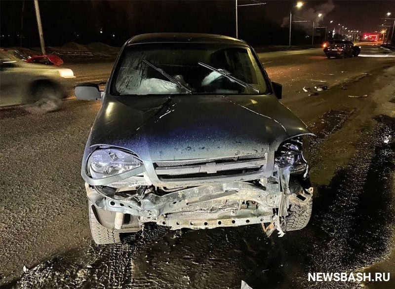 В Башкирии пьяный водитель протаранил две машины