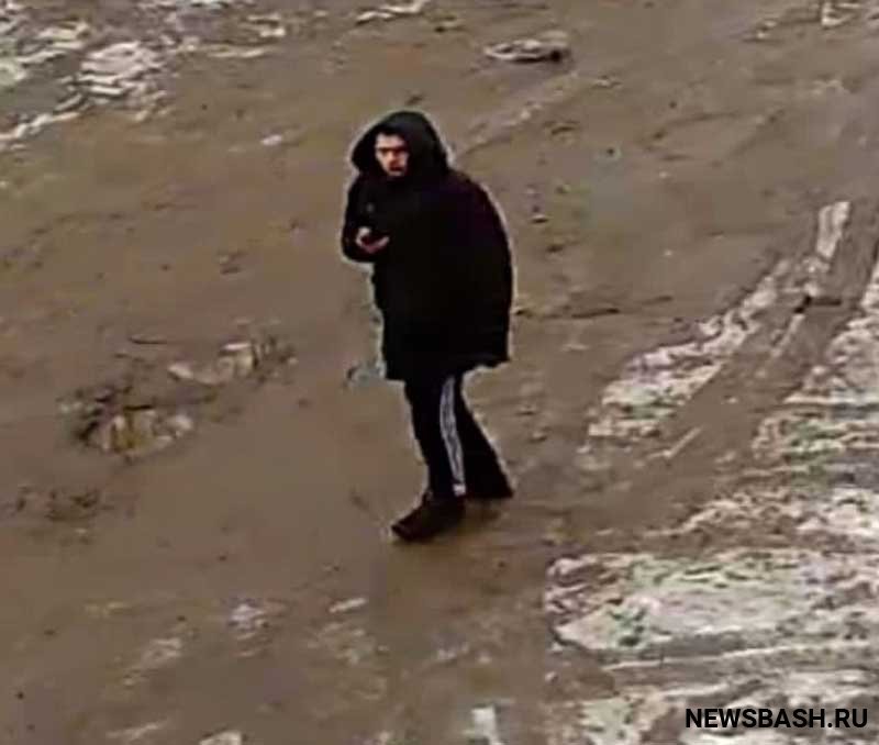 В Башкирии неизвестный мужчина прямо в подъезде дома напал на молодую девушку