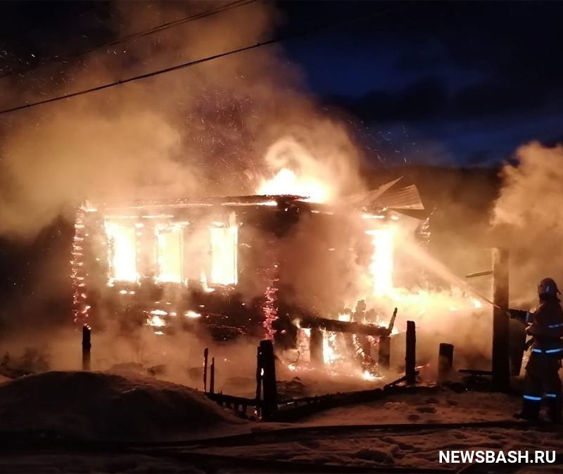 В Башкирии в сгоревшем деревянном доме нашли тело 65-летнего мужчины