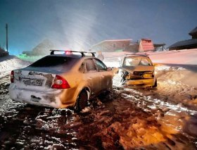 В Башкирии из-за лобового столкновения автомобилей пострадала пассажирка