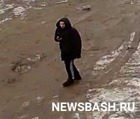 В Башкирии неизвестный мужчина прямо в подъезде дома напал на молодую девушку
