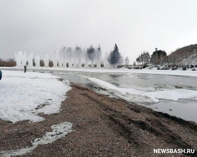 В Башкирии на реке Ай начали подрывать лед