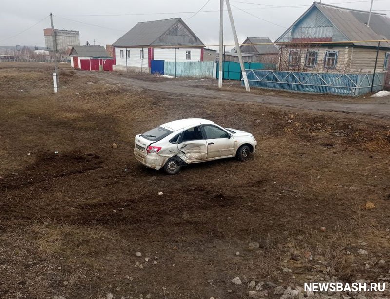 В Башкирии в аварии двух авто пострадала пассажирка