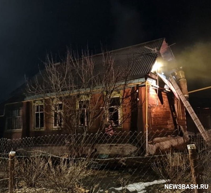 При пожаре в частном доме в Башкирии погиб мужчина