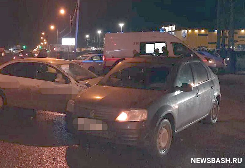 В Башкирии столкнулись две легковушки, пострадал пассажир