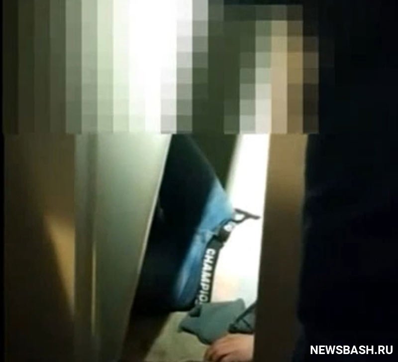 В Башкирии четыре подростка застряли в лифте, один потерял сознание