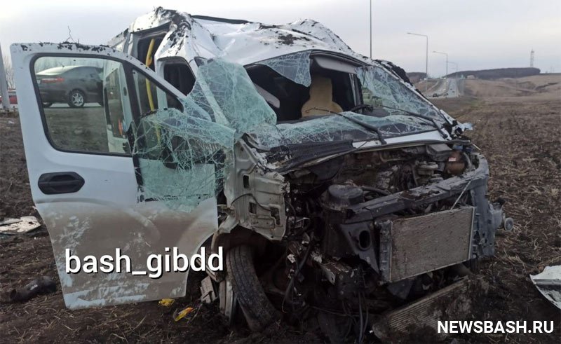 В Башкирии в жуткую аварию попал автобус с 19 пассажирами