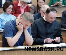 Глава Башкирии с трудом сдал экзамен по башкирскому языку