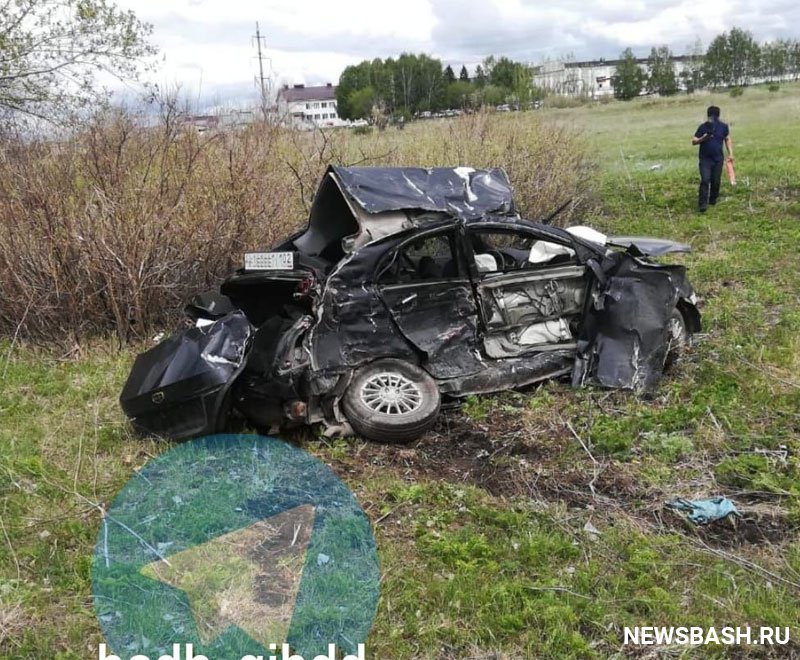 В Башкирии в аварии с грузовиком погиб водитель легковушки